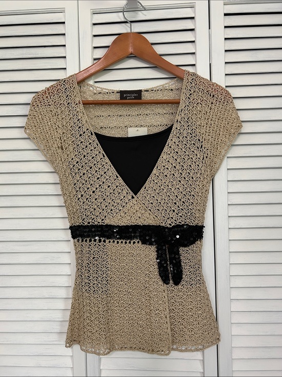 Principals Tops - Principles Petite gold metallic  V-Neck Top w/Sequin Belt & Black under cami.
